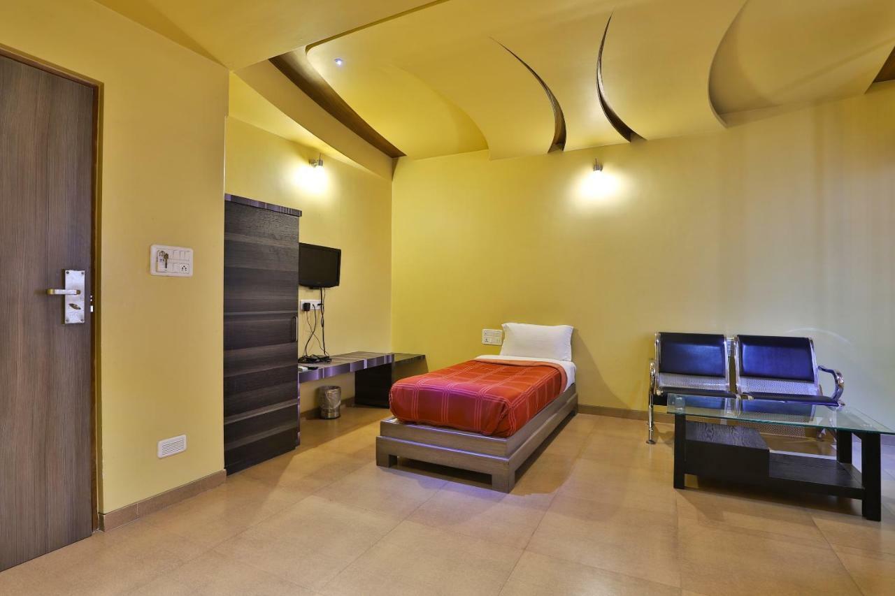 Palette - Hotel Ocean Inn Daman Esterno foto