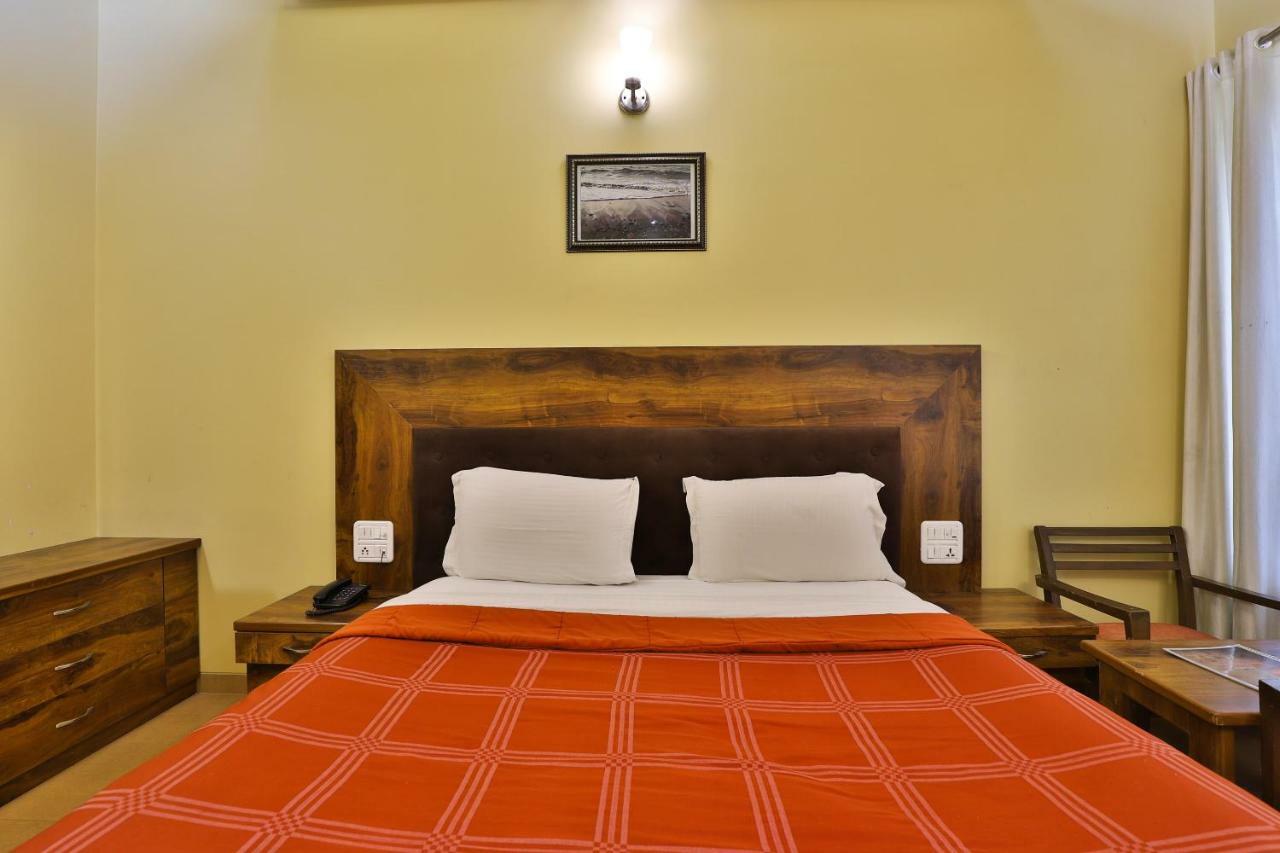 Palette - Hotel Ocean Inn Daman Esterno foto