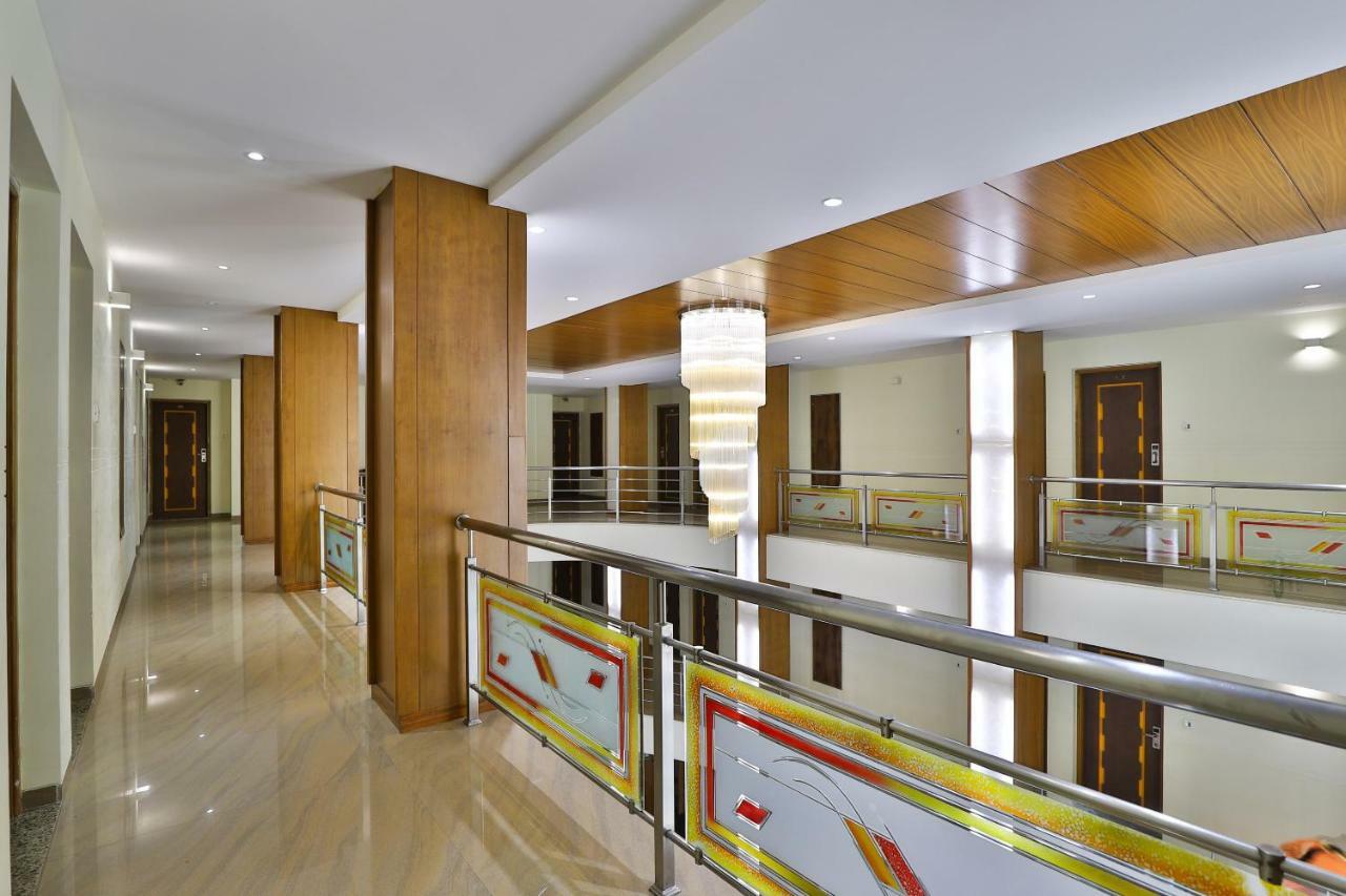 Palette - Hotel Ocean Inn Daman Esterno foto