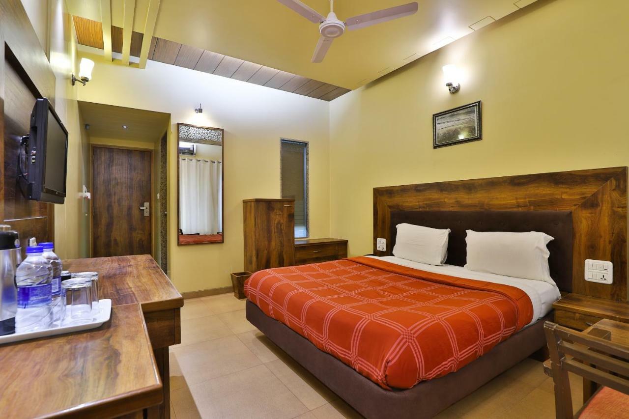 Palette - Hotel Ocean Inn Daman Esterno foto