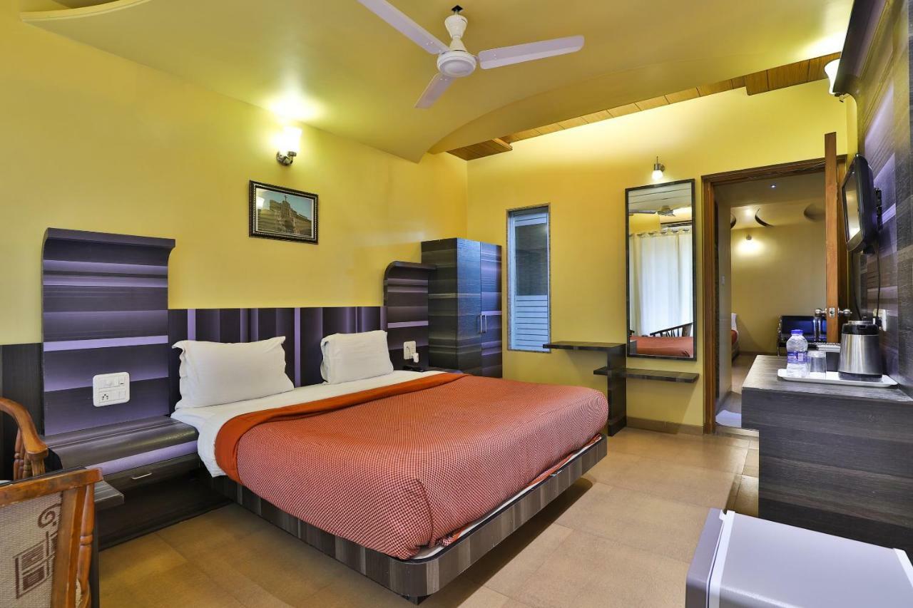 Palette - Hotel Ocean Inn Daman Esterno foto