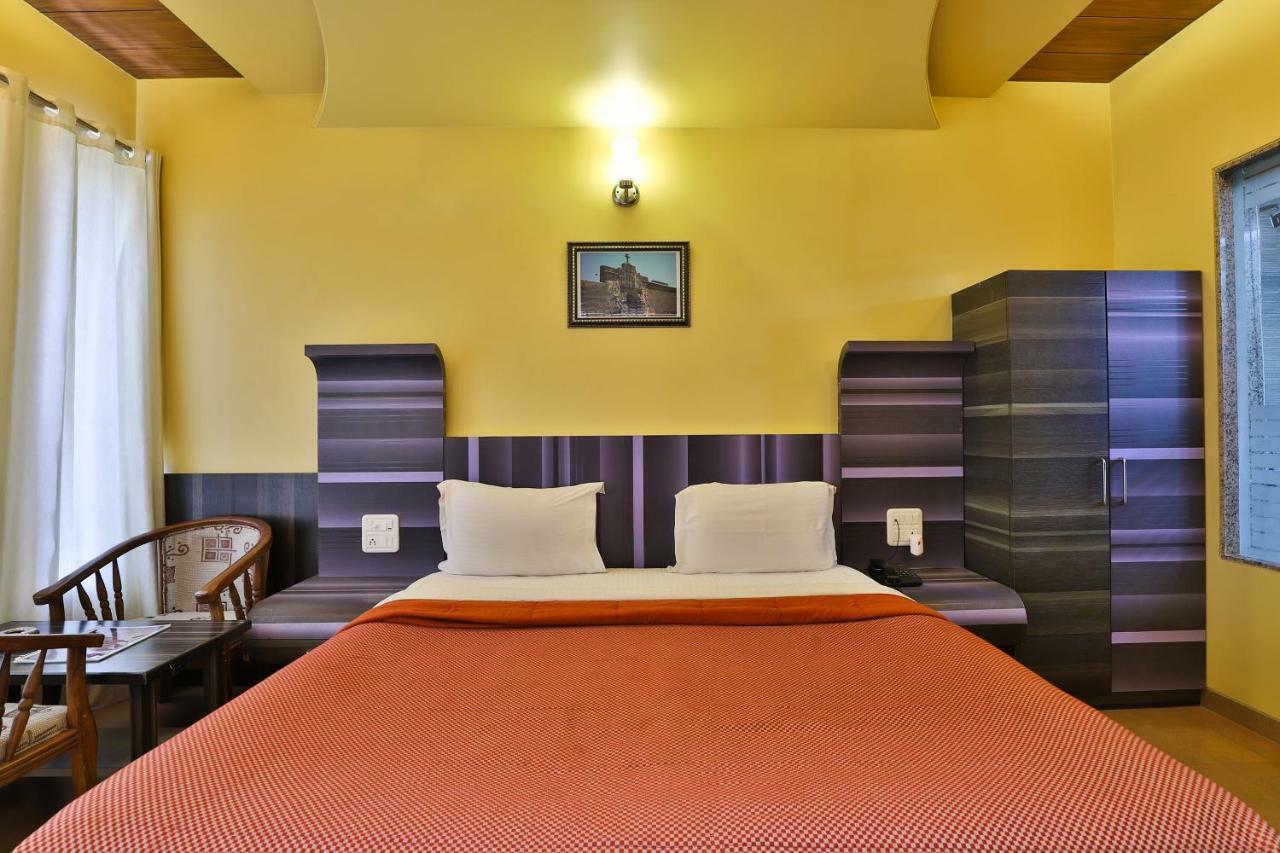Palette - Hotel Ocean Inn Daman Esterno foto