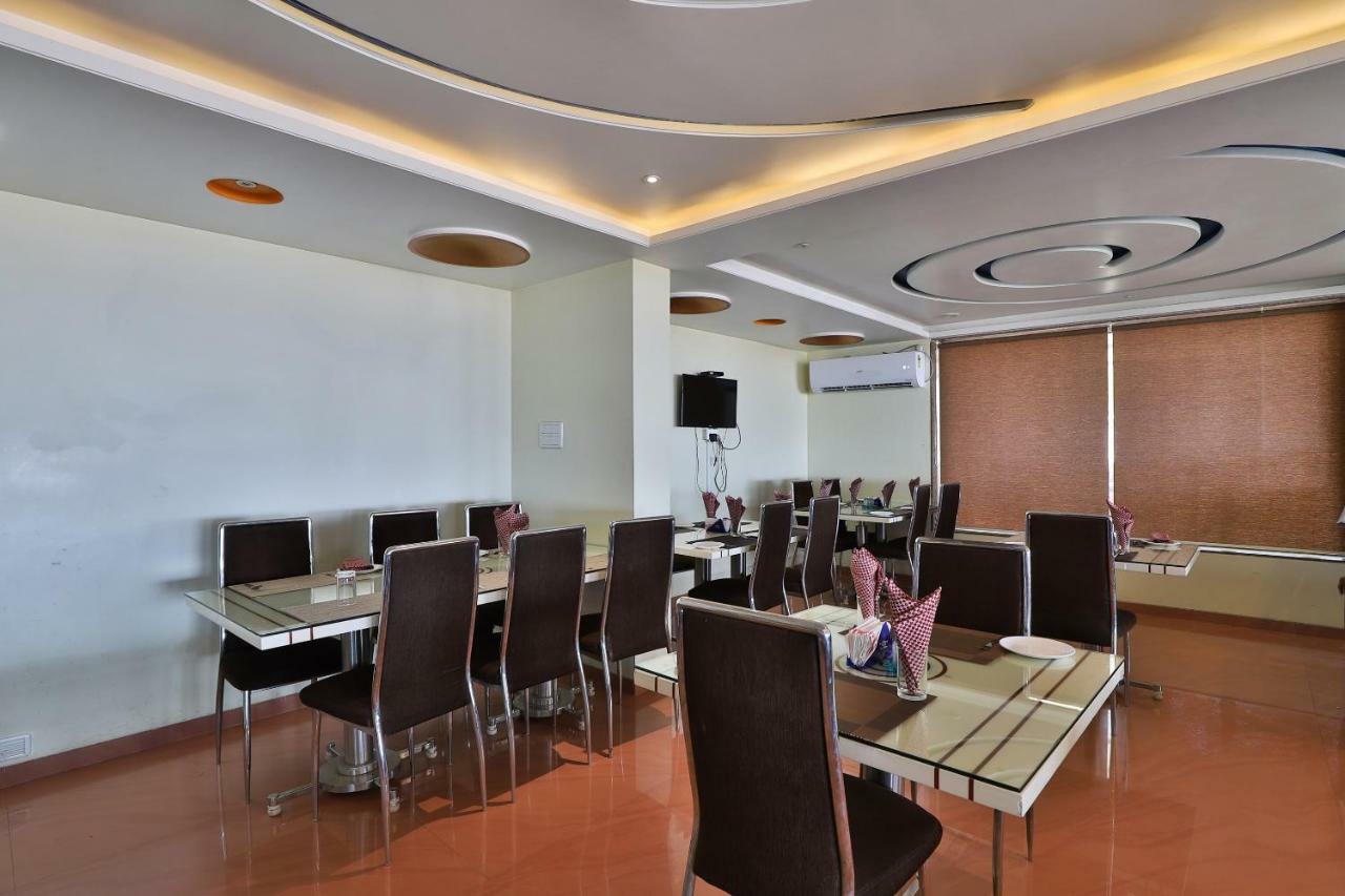Palette - Hotel Ocean Inn Daman Esterno foto