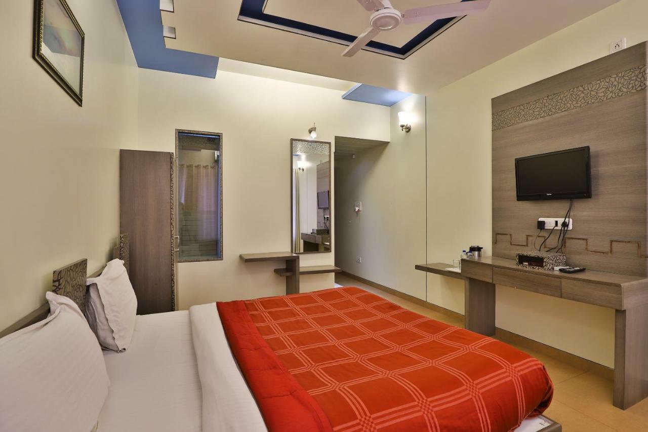Palette - Hotel Ocean Inn Daman Esterno foto